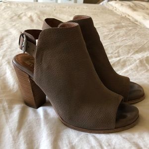 Kenneth Cole Gentle Sole Wedge